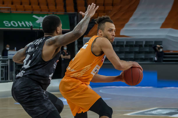 随着比赛的 随着比赛的